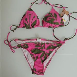O'Neil bikinis